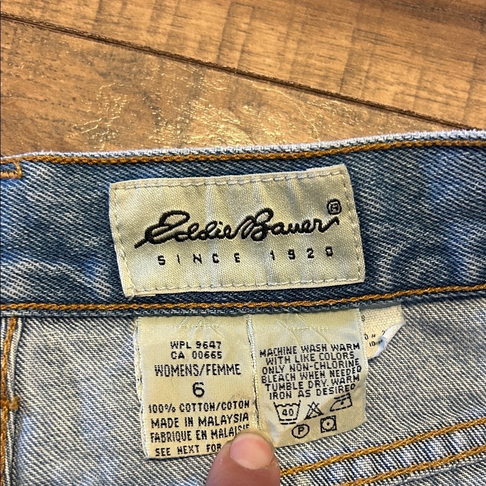 Eddie Bauer Vintage Denim Shorts - Picture 2 of 3